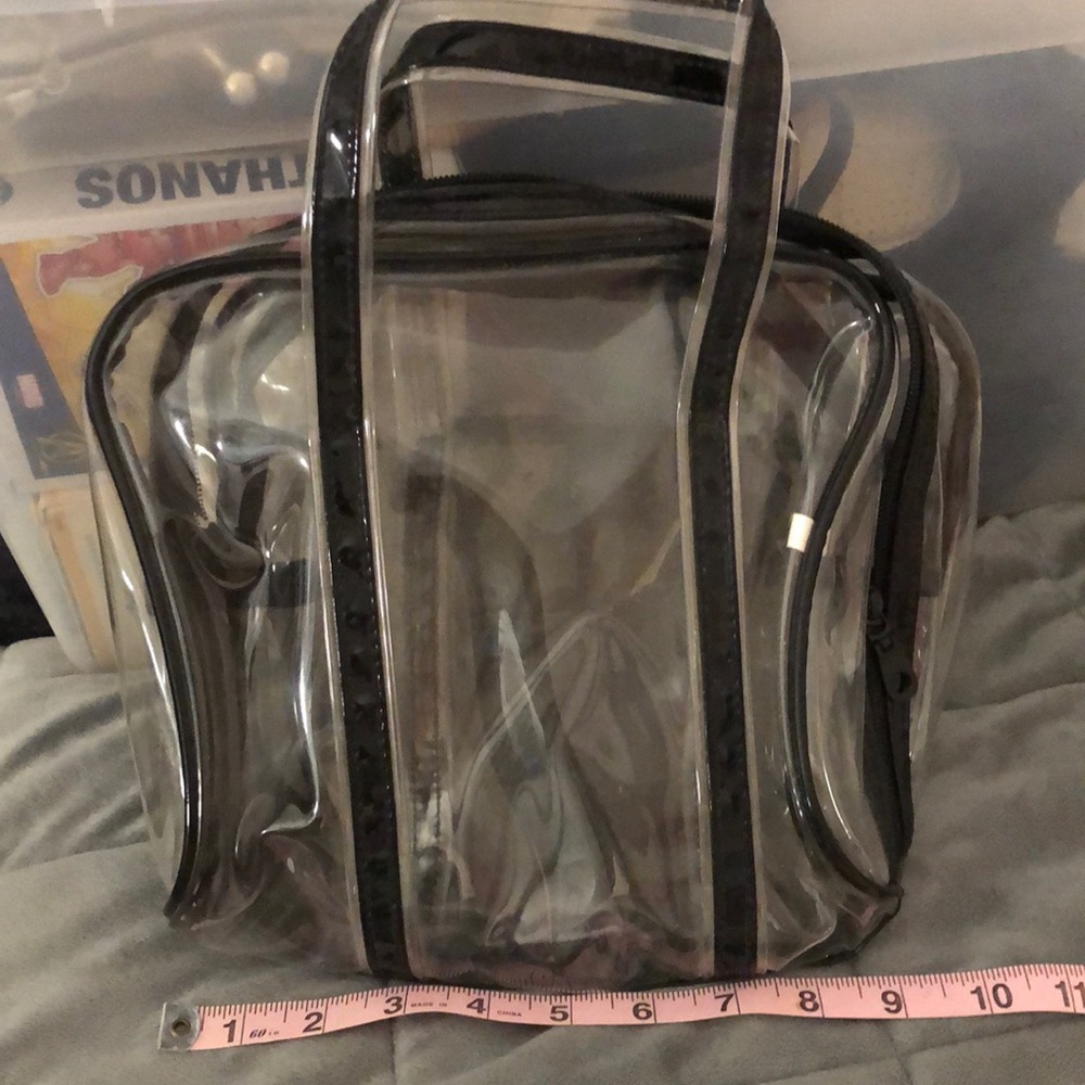 Travel tote